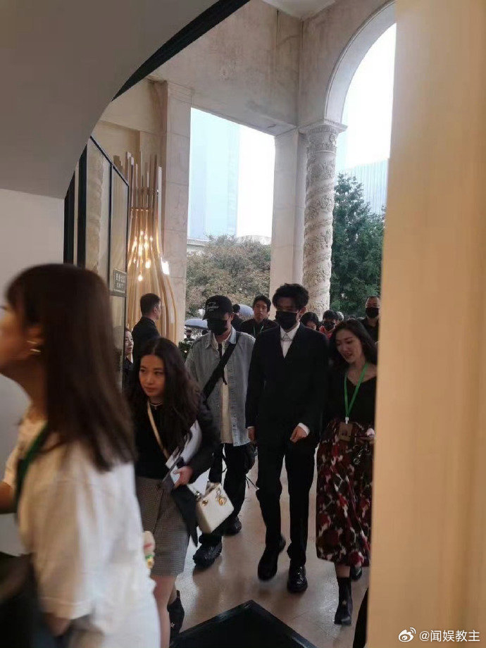 新闻出版广电报：记录时代变迁的文化守望者